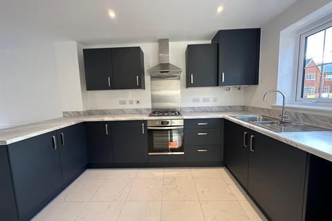 3 bedroom semi-detached house to rent, Banbury Drive, Peterborough PE7
