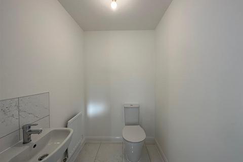3 bedroom semi-detached house to rent, Banbury Drive, Peterborough PE7