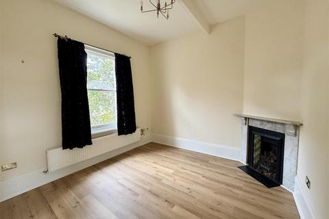 2 bedroom apartment to rent, Graham Road, Malvern