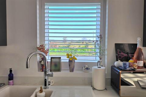 3 bedroom detached bungalow for sale, Lowestoft Road, Hopton
