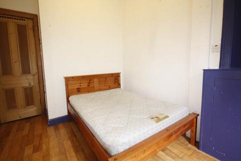 2 bedroom flat to rent, Gorgie Road, Gorgie, Edinburgh, EH11