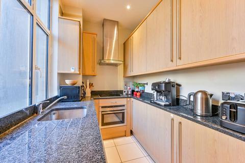 2 bedroom flat to rent, Hallam Court, Marylebone, London, W1W