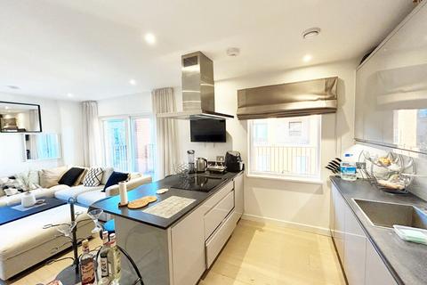 3 bedroom apartment to rent, Thonrey Close, LONDON