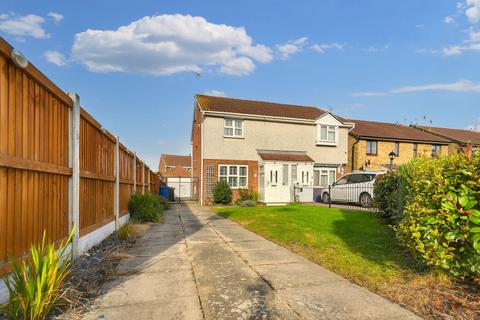 3 bedroom semi-detached house to rent, Satis Avenue, Sittingbourne, ME10