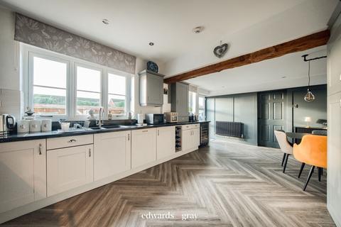 4 bedroom detached house for sale, Rugeley Road, Burntwood, WS7 9BJ