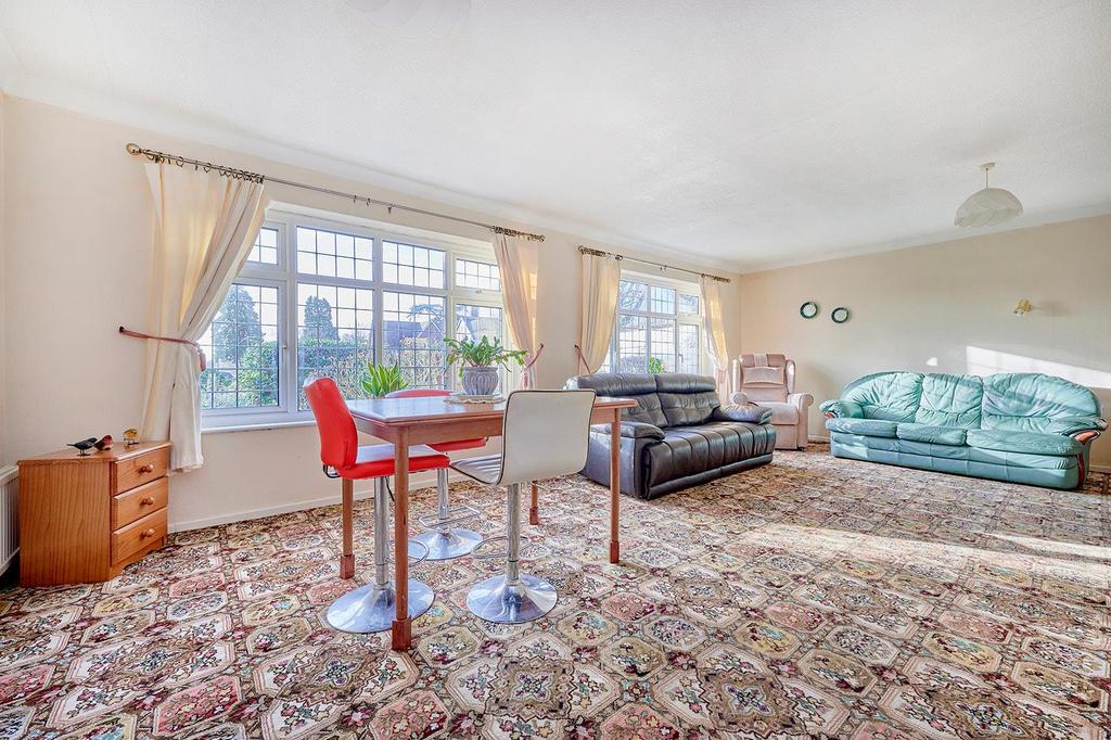 Large Open Plan Sitting/Dining Room