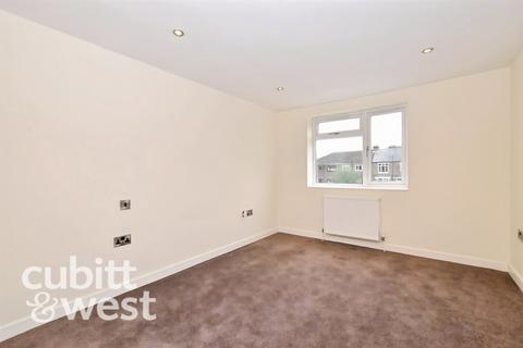 undefined, Westley Grove Fareham PO14