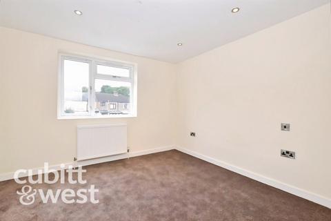 undefined, Westley Grove Fareham PO14