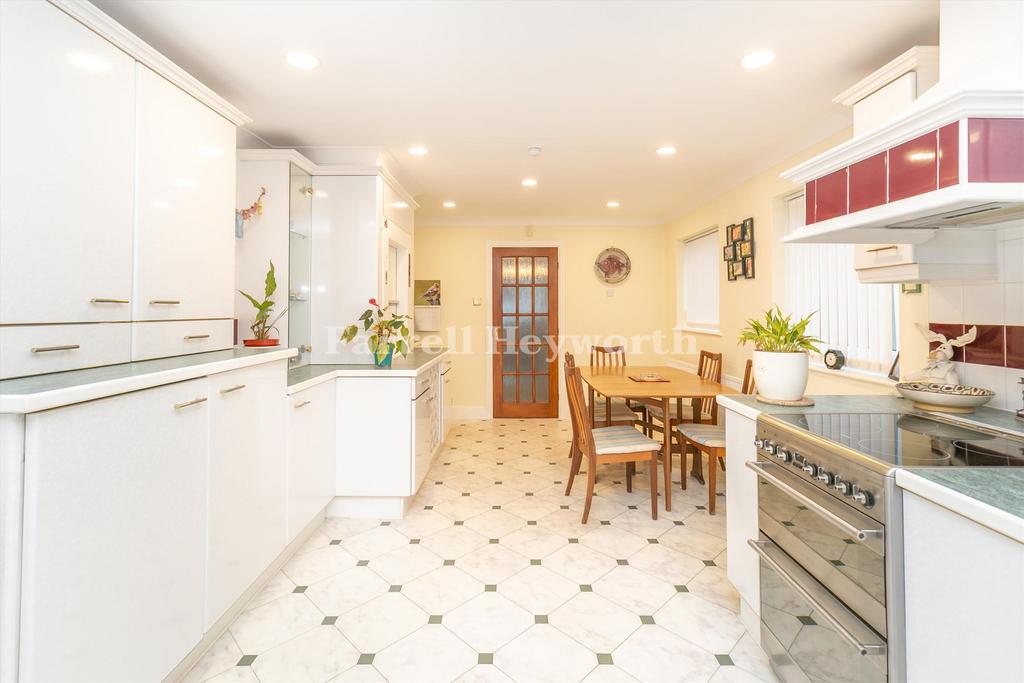 Kitchen diner