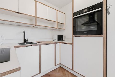 1 bedroom flat to rent, Roman Road, Bow E3