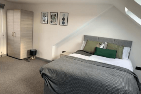 1 bedroom in a house share to rent, Cranford, TW4