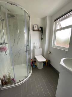 1 bedroom in a house share to rent, Cranford, TW4