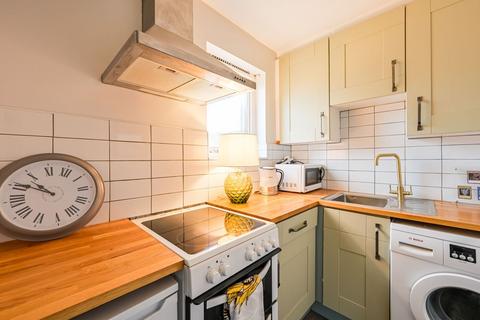 Coopers Close, Stepney, London, E1