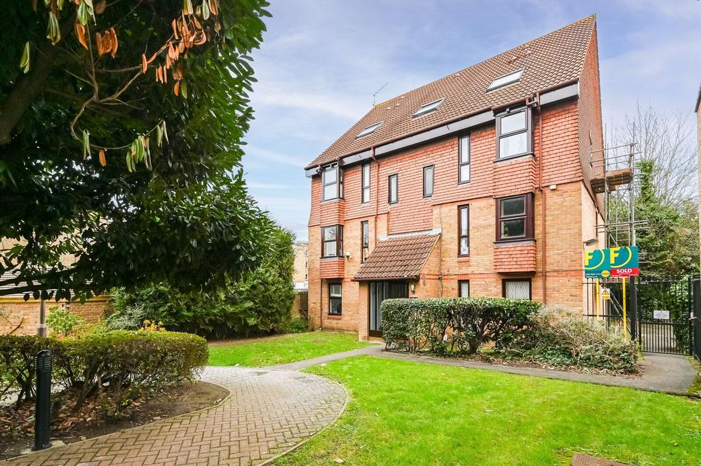 Detached house exterior, garden