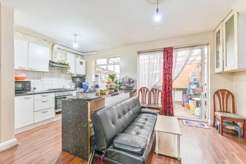 3 bedroom terraced house to rent, Victor Grove, Alperton, Wembley, HA0
