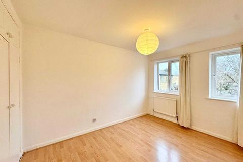undefined, Camelot Close, SE28