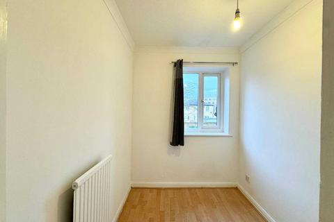 undefined, Camelot Close, SE28
