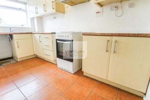 3 bedroom terraced house to rent, Enfield Close, Dunstable LU5