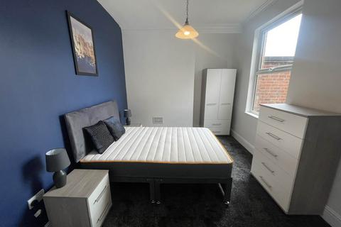 undefined, De Lacy Mount (Room 2), West Yorkshire LS5
