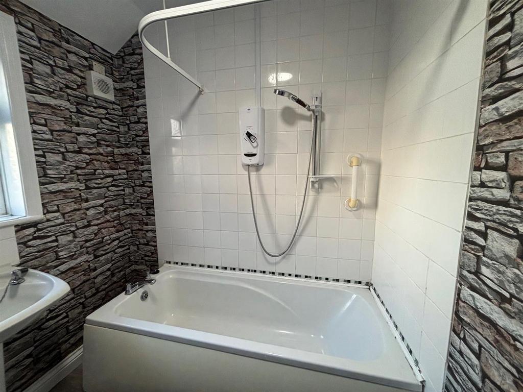 Bathroom2.jpg