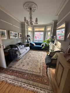 4 bedroom end of terrace house to rent, Warwick Avenue, Manchester
