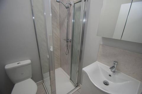4 bedroom flat to rent, Reading Court WD17, Watford, WD17