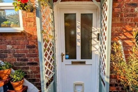 2 bedroom flat for sale, Garden Flat, Upper Grosvenor Road, Tunbridge Wells
