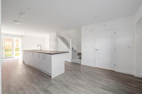 3 bedroom semi-detached house to rent, Houghton Regis LU5