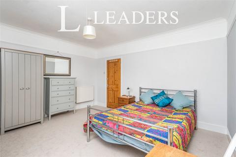 3 bedroom terraced house to rent, Goodwood Road, PO5