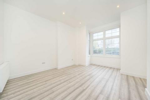 2 bedroom flat to rent, Sternhold Avenue, London SW2