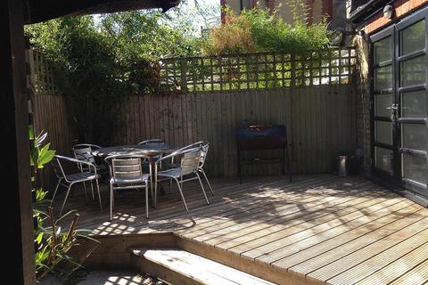 4 bedroom detached house to rent, Chillerton Road, London