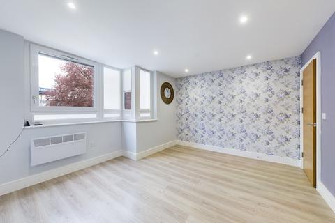 1 bedroom flat for sale, Castle House, Desborough Road, High Wycombe, Buckinghamshire, HP11 2FP