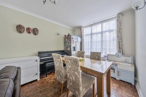 3 bedroom end of terrace house for sale, Flag Walk, Pinner