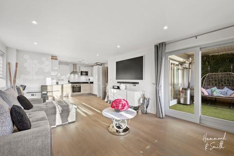 undefined, Star Lane, Epping CM16