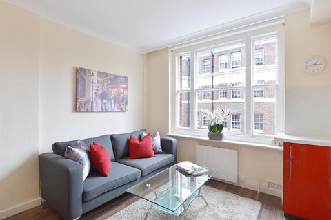 Studio to rent, Hill Street, London W1J