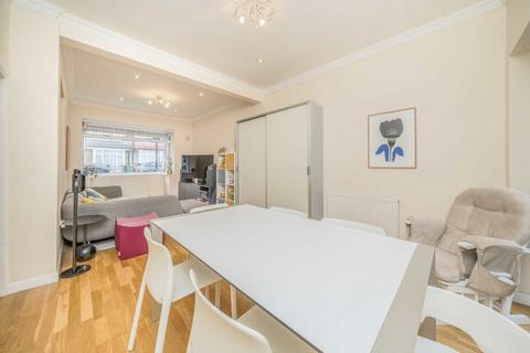 3 bedroom terraced house for sale, Geere Road, London E15