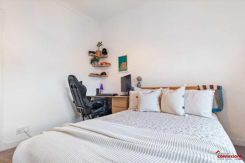 Bedroom Two (2)