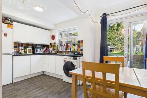 7 bedroom terraced house to rent, Totland Road, Brighton