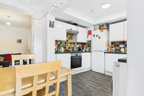 7 bedroom terraced house to rent, Totland Road, Brighton