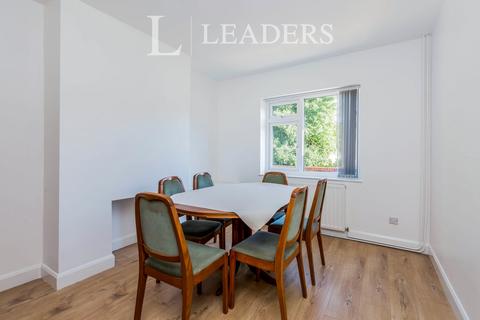 1 bedroom semi-detached house to rent, Oliver Road, ST4