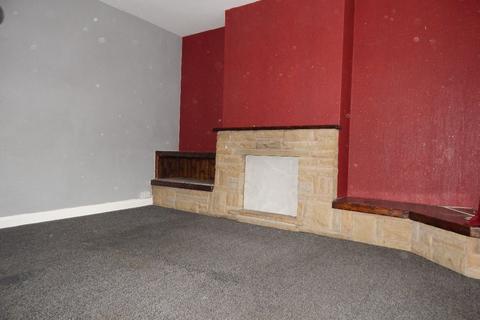 3 bedroom terraced house to rent, Brearley Street, Batley