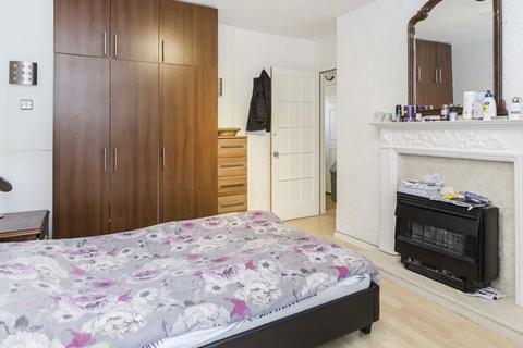 2 bedroom flat to rent, Rosefield Gardens, London E14
