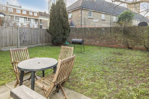 2 bedroom flat to rent, Rosefield Gardens, London E14