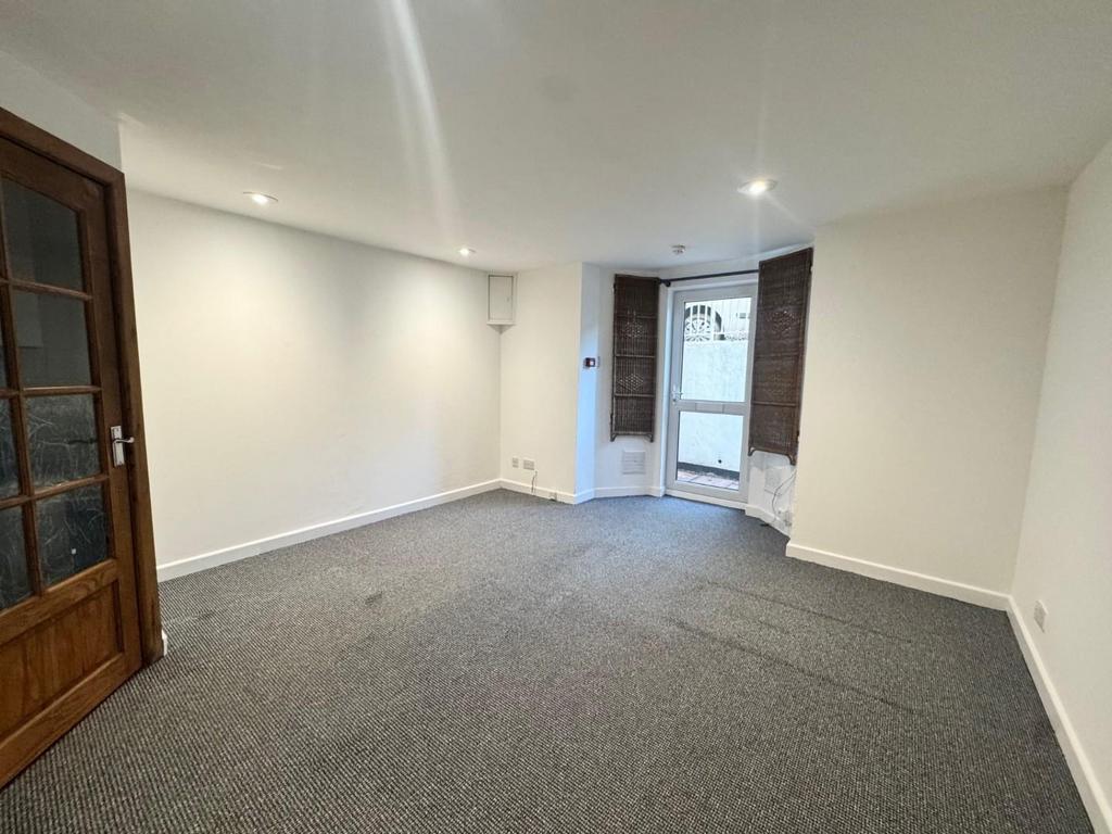 Main room.jpg