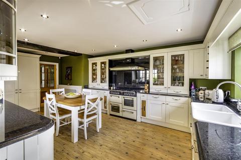 5 bedroom detached house for sale, Doncaster Road, Hooton Roberts, Rotherham