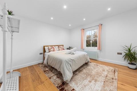 2 bedroom terraced house to rent, Hadley Highstone, Barnet