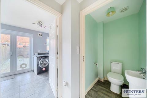 3 bedroom semi-detached house for sale, Blackthorn Close, Selby