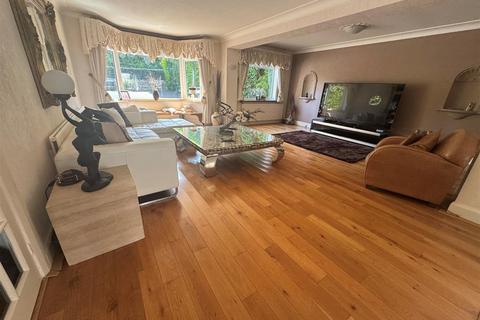 4 bedroom detached house for sale, Harrogate Road, Leeds