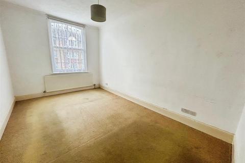 2 bedroom flat to rent, Station Road, Herne Bay