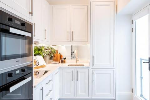 2 bedroom apartment to rent, Prince of Wales Terrace, Kensington, London